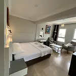 Kelebek * Kalkan